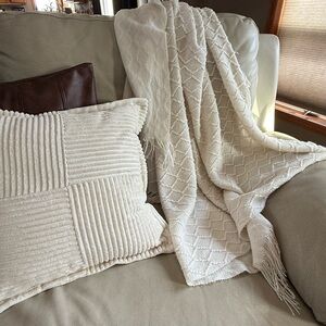 🕊️Pottery Barn Woven Throw Blanket, 4X5.5